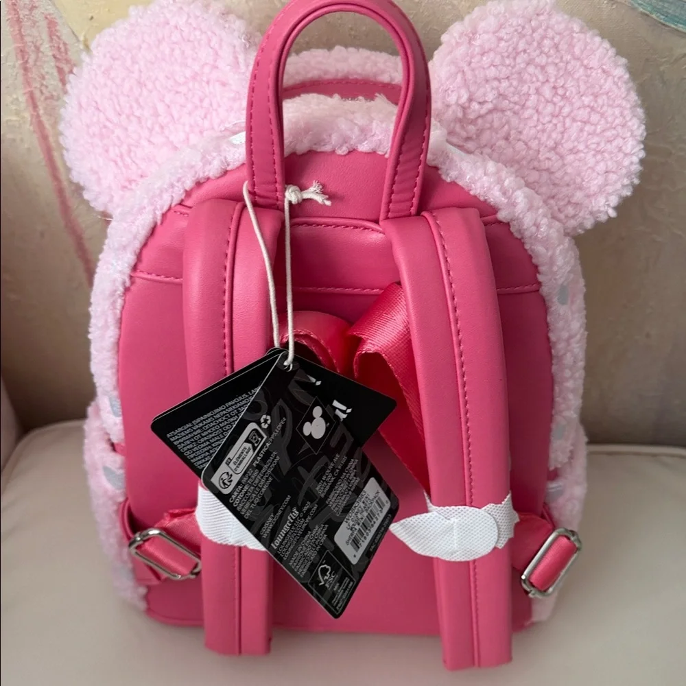 Loungefly Disney Boxlunch Exclusive Mini mouse Scented Strawberry Sherpa New!